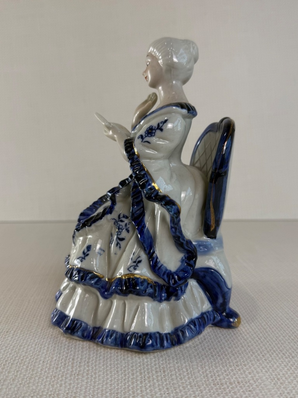 Blue & White Porcelain Lady Figurine Seated Woman Reading Delft Style Gold Trim - Picture 3 of 11
